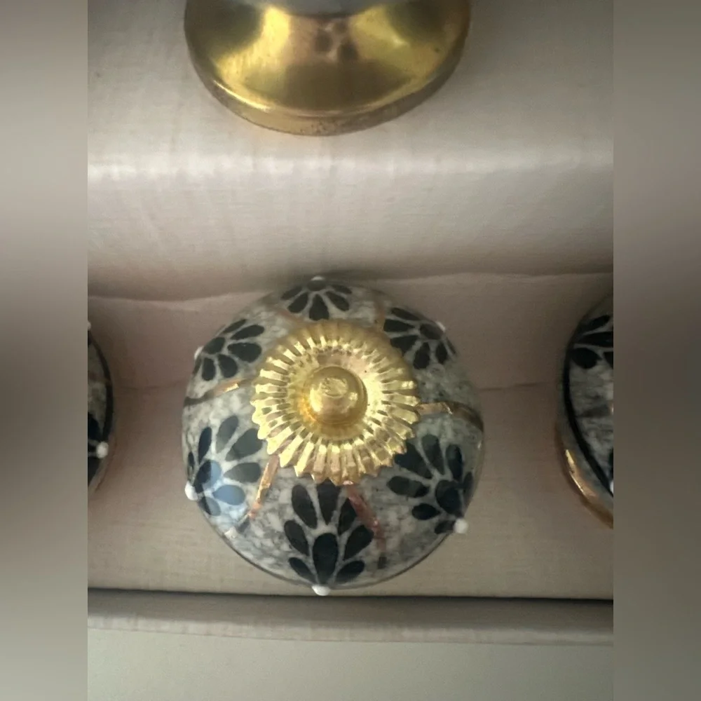NWT ceramic knobs - Picture 2 of 4